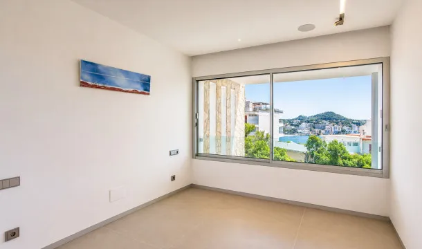 Modern newly built villa overlooking the bay of Santa Ponsa — photo 9