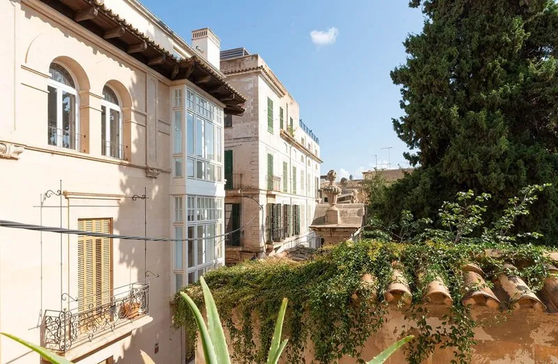 Semi-detached house in Calle de Sant Pere Nolasc, La Seu, Palma de Mallorca — photo 1