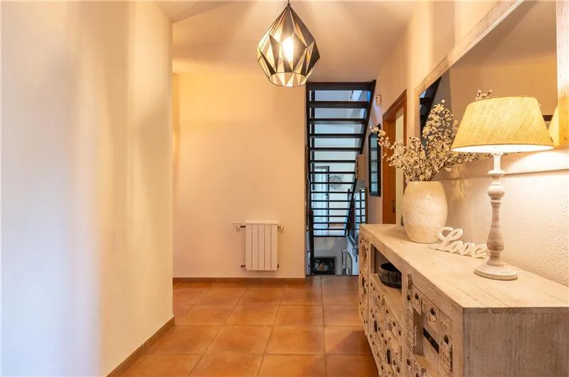 Detached chalet with a swimming pool on a plot of approximately 900 m² — photo 8