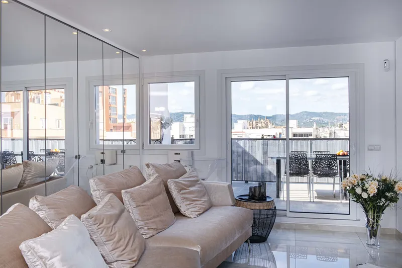 Spacious penthouse close to the old town of Palma with spacious terrace and sea views — photo 5