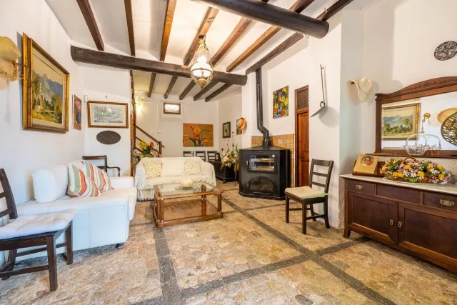 Finca with holiday rental license for sale in Biniaraix, Mallorca — photo 6