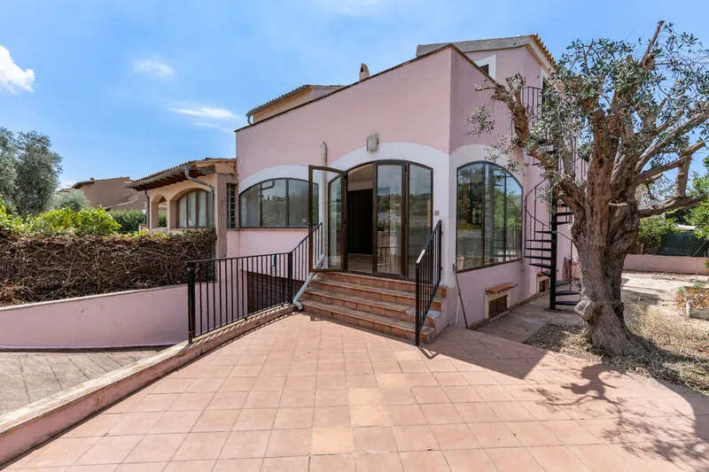 Charming Three-Bedroom House near Bunyola with Mountain Views — photo 1