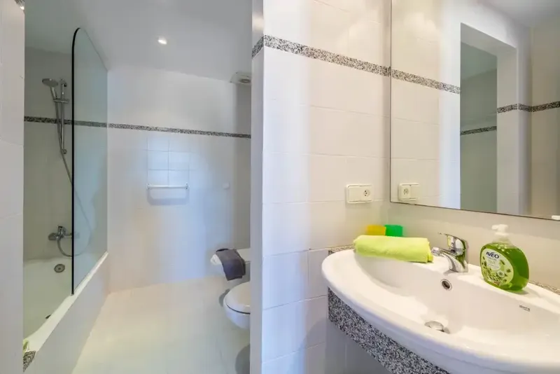 This impressive duplex in Canyamel offers stunning panoramic sea views and is just a few minutes' walk from the beach. — photo 8