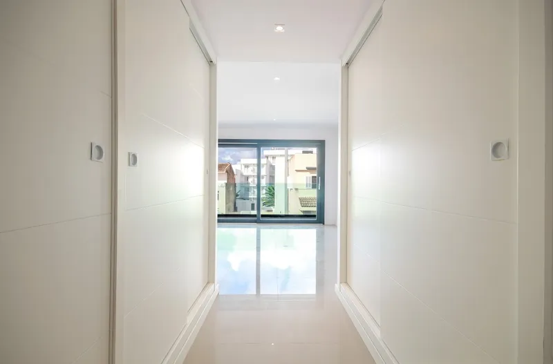 Luxurious Penthouse in the Heart of Puerto Alcúdia — photo 3