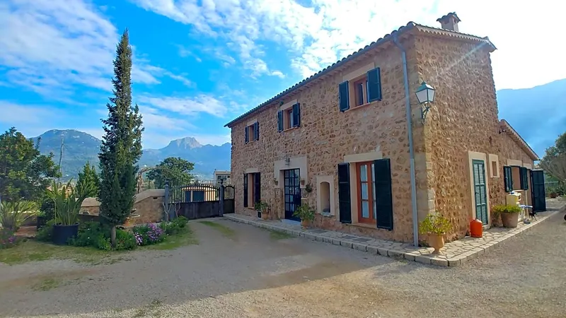 Stone house with land in Sóller — photo 1