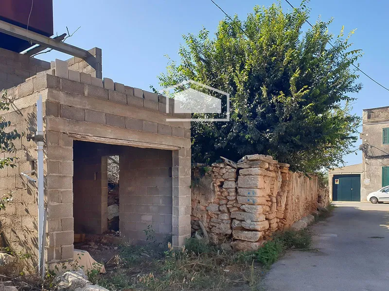Spacious house with great renovation potential and possibility of a pool in Ses Salines — photo 2
