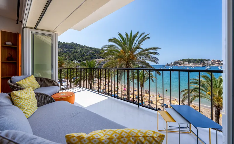 Spectacular beachfront apartment in Playa d'en Rep — photo 10