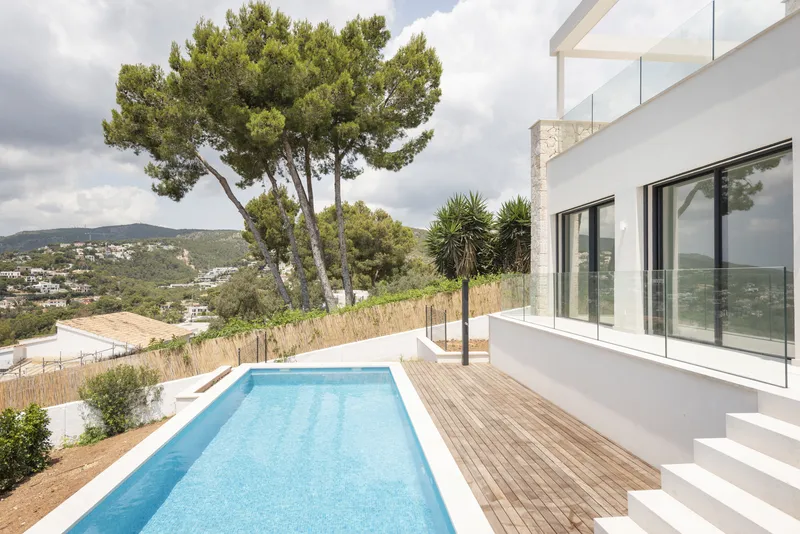 Impressive new-build villa in Portals Nous with stunning sea views — photo 2