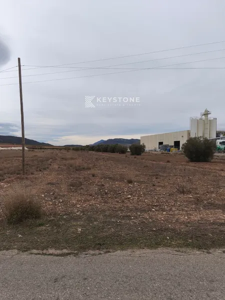 Plot — photo 1