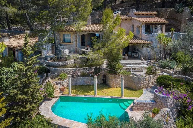 Sea view stone villa with extension license for sale in Formentor, Mallorca — photo 4