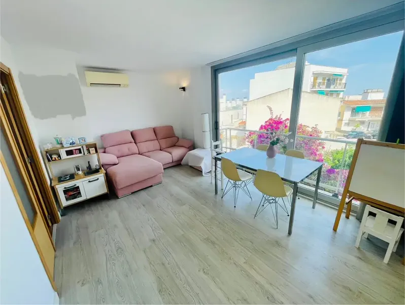 INMO MALLORCA. Very new 2-bedroom apartment in Son Rapinya-La Vileta. It has 2 bedrooms and 2 bathrooms, large living room with window with views — photo 1