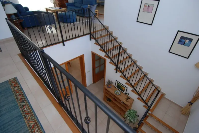 Villa in a quiet street in Cala Llombards with beautiful views to the sea — photo 4