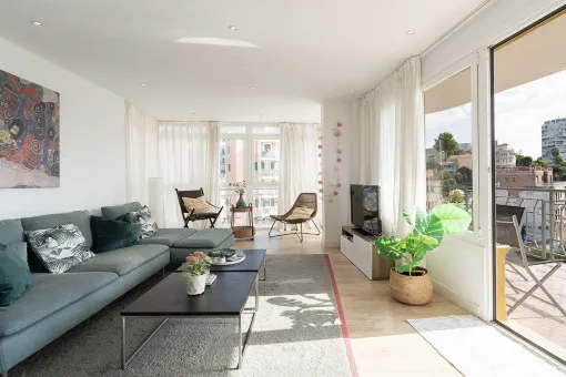 Cala Mayor, living with sea views – light-filled apartment with a large terrace in Cala Mayor — photo 4