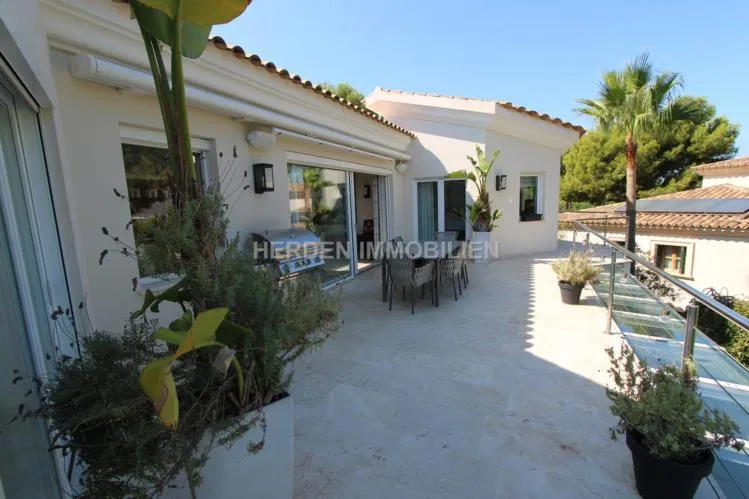 Exclusive Villa with Sea Views in Santa Ponsa, Mallorca — photo 11