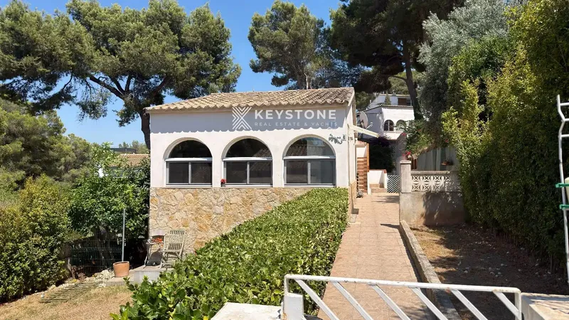 We present this charming detached house located in one of the most exclusive and quiet areas of Costa de la Calma, just 5 m — photo 1