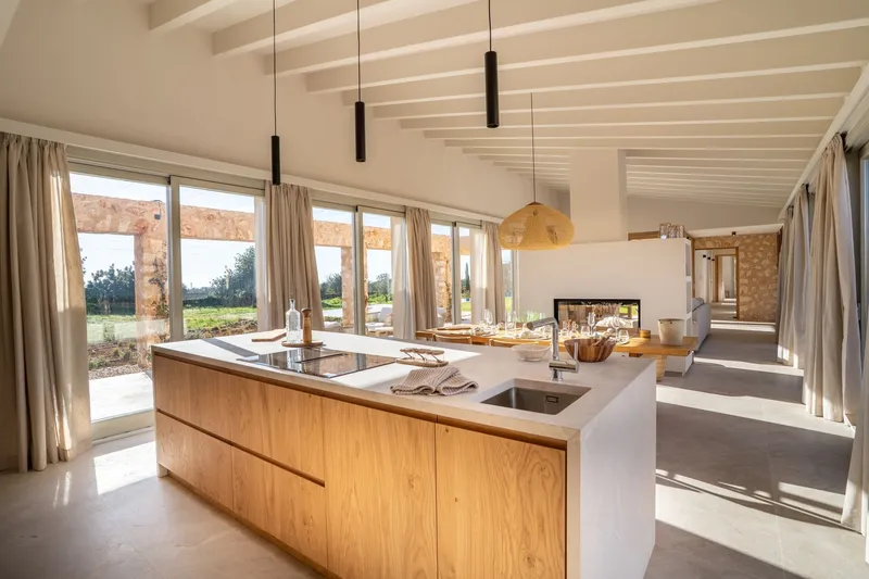New build finca with modern living concept and Mediterranean facade in Calonge — photo 11