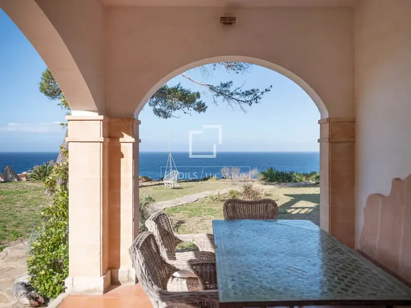 Lucas Fox presents this Mediterranean-style villa for sale in Banyalbufar, with private jetty and direct access to the sea. — photo 4