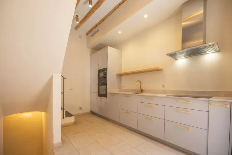 Modern townhouse with garage — photo 5