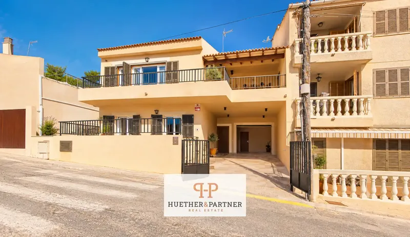 This detached house located in Son Servera, on the east coast of Mallorca, combines spacious living areas, sea views and versatile — photo 1