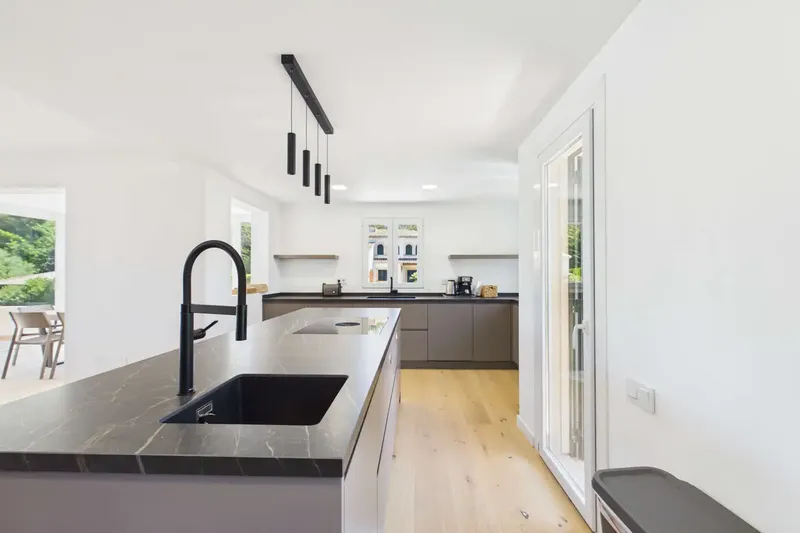 Beautiful traditional Mallorcan chalet with modern luxury — photo 10
