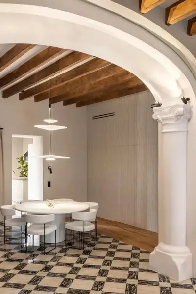 Historic Townhouse with Pool and Garage – Luxury and Tradition in the Heart of Sineu — photo 7
