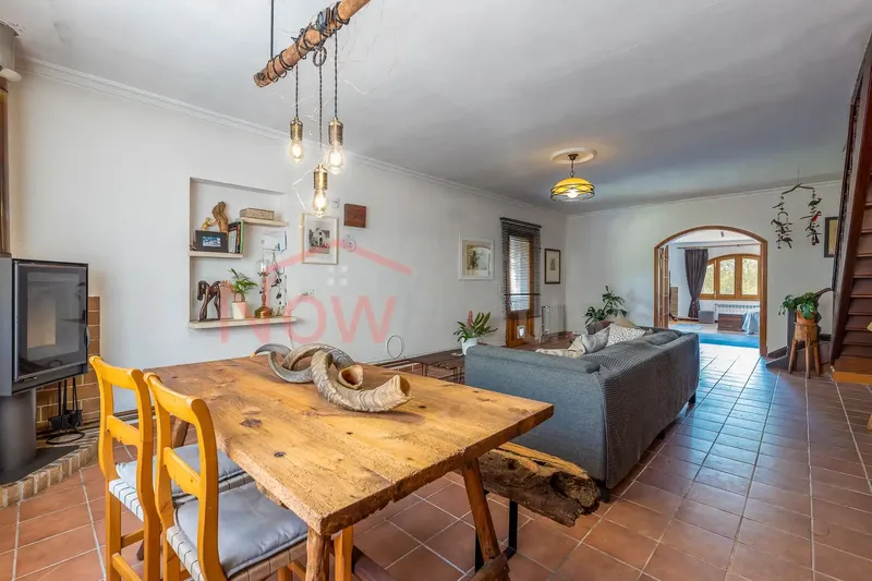 With Habitability Certificate | Attention nature lovers, this is a beautiful country house of 301 m² built — photo 3