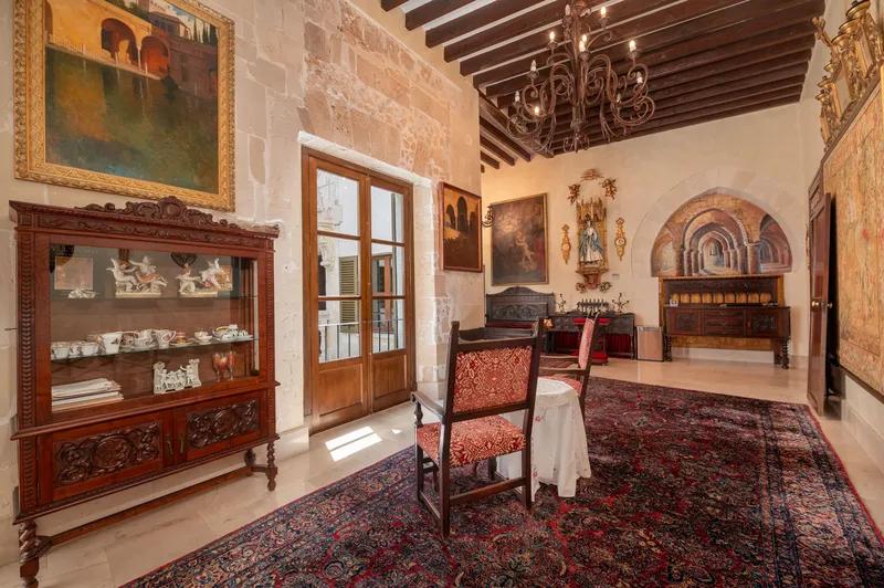 Majestic 12th century palace in the heart of Palma — photo 5