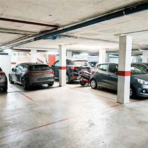 Parking space in the Aragón area — photo 1