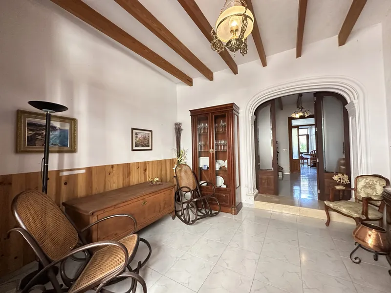 Rare opportunity… Historic village house with lots of potential for renovation in the heart of Porreres — photo 3