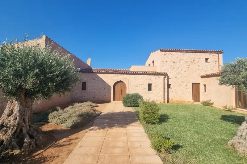 Ground-level new build finca with all extras and pool between Es Llombards – Santanyi — F 150 CM — photo 2