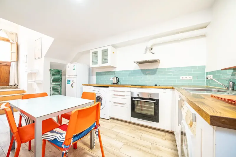Reformed loft apartment in the exclusive La Calatrava area, in the heart of Palma's old town — photo 9