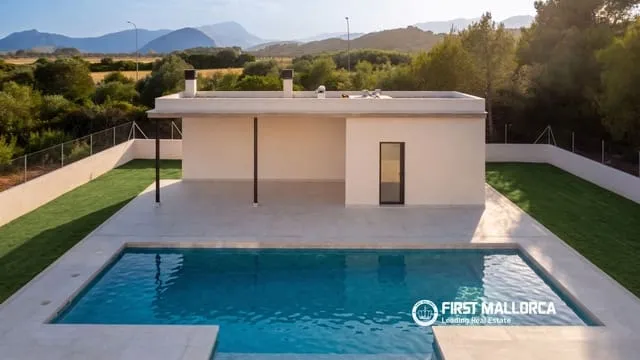 Villa for sale in Port de Pollença, Pollensa / Pollença, Mallorca — photo 1