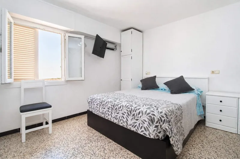 130m² apartment with 5 rooms, 2 bathrooms and balcony for sale — photo 9