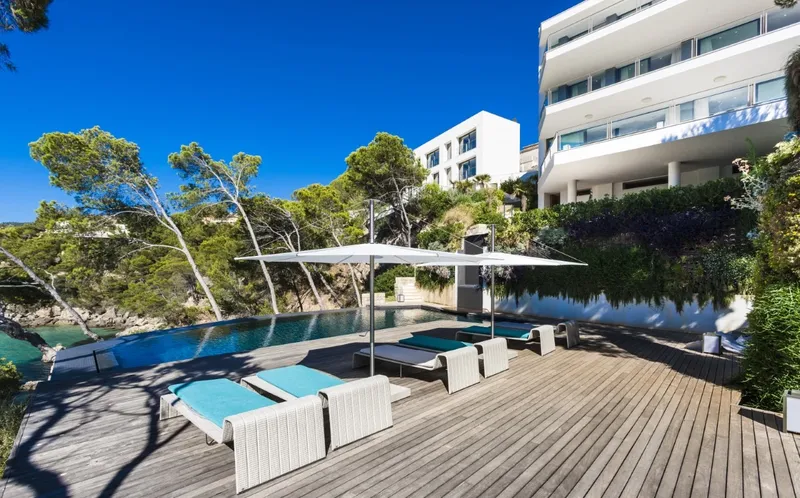 Mallorca Next Properties - Magnificent villa on the seafront — photo 8