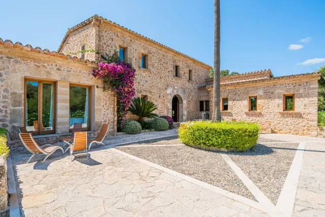 Luxurious villa for sale near Pollensa, Mallorca — photo 11