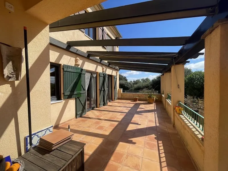 Sunny chalet with pool — photo 11