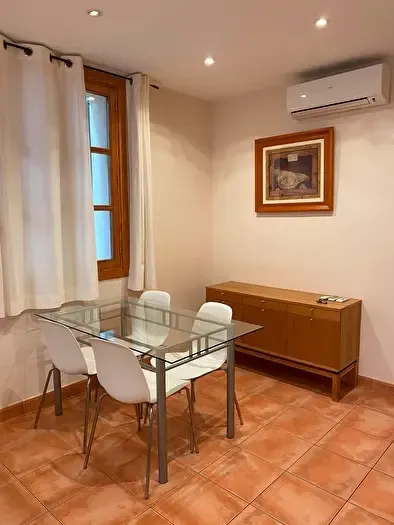 Piso de 2 habitaciones en alquiler en Centre, Cort — photo 2