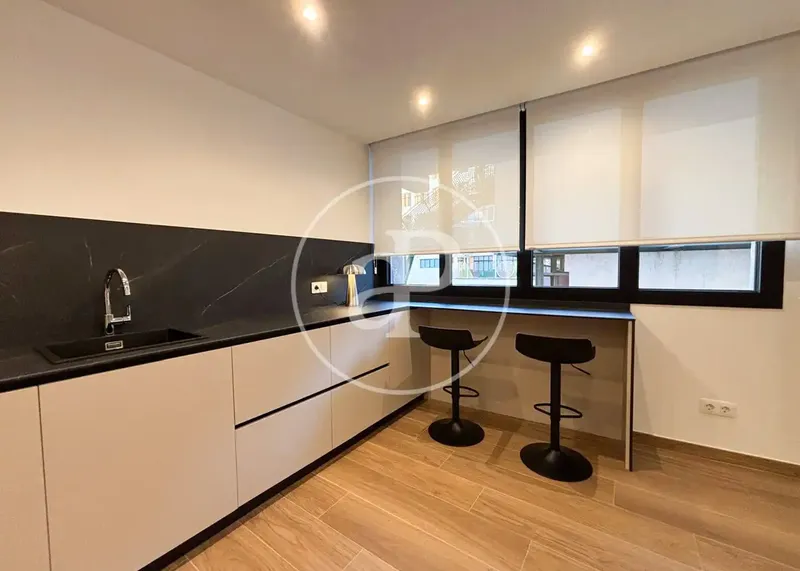 Piso con ascensor en alquiler en Alfred Bonet — photo 8