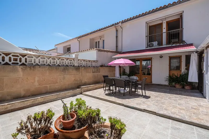 This chalet in Es Pelats is an excellent opportunity in Mallorca. From gestpropiedad, a real estate agency specialized in the area, we present a — photo 2