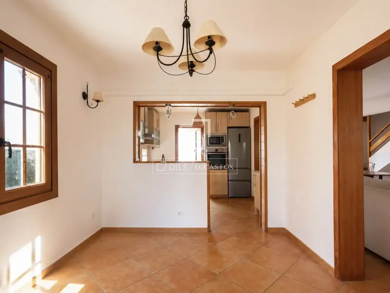 Located in the quiet residential area of Bahía Grande, this detached villa, approximately 175 m² built on a plot — photo 11