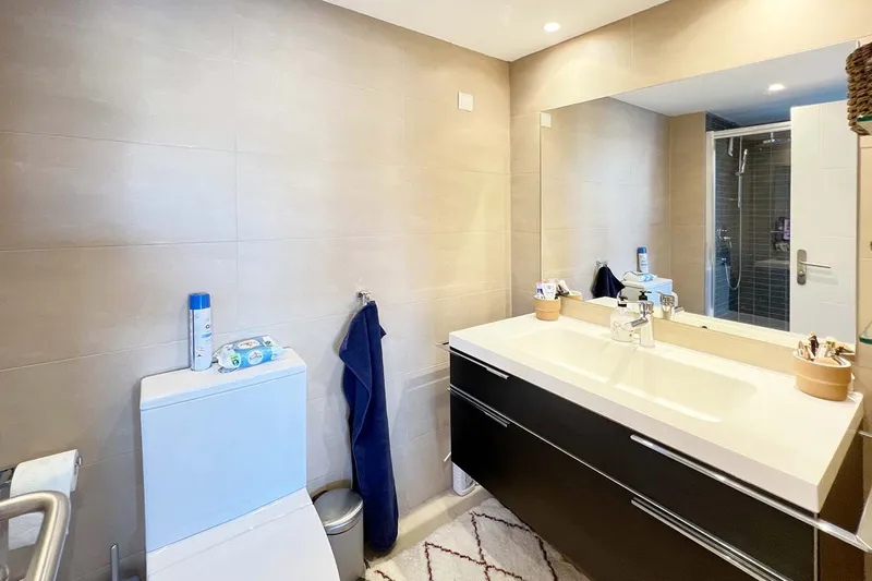 2-bedroom apartment in small harbor-view residence for rent — photo 7