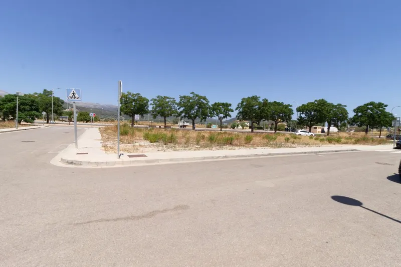 Urban plot for commercial use in Sa Pobla — photo 3