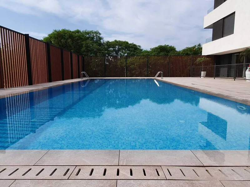 100m² penthouse with 4 rooms, 2 bathrooms and balcony for sale — photo 1