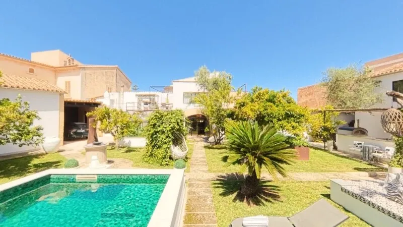 Exceptional Fully Renovated 9-Bedroom Mansion with Heated Pool and Guest Accommodation in Sencelles, Mallorca — photo 3