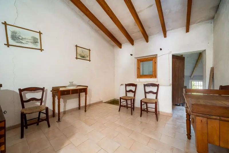 In the heart of Santa Maria del Camí, one of the most charming and sought-after villages in Mallorca, we present this authentic townhouse — photo 10