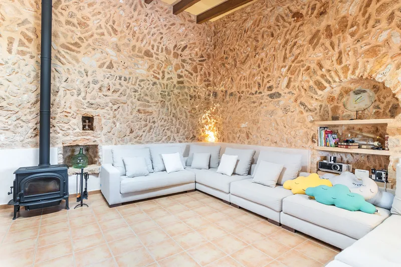 Natural stone finca for rent with 2 bedrooms and pool near Santanyi — photo 11