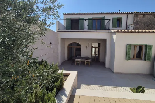 Ses Salines, Elegant Townhouse with Heated Saltwater Pool and Spacious Patio in the Heart of Ses Salines — photo 2