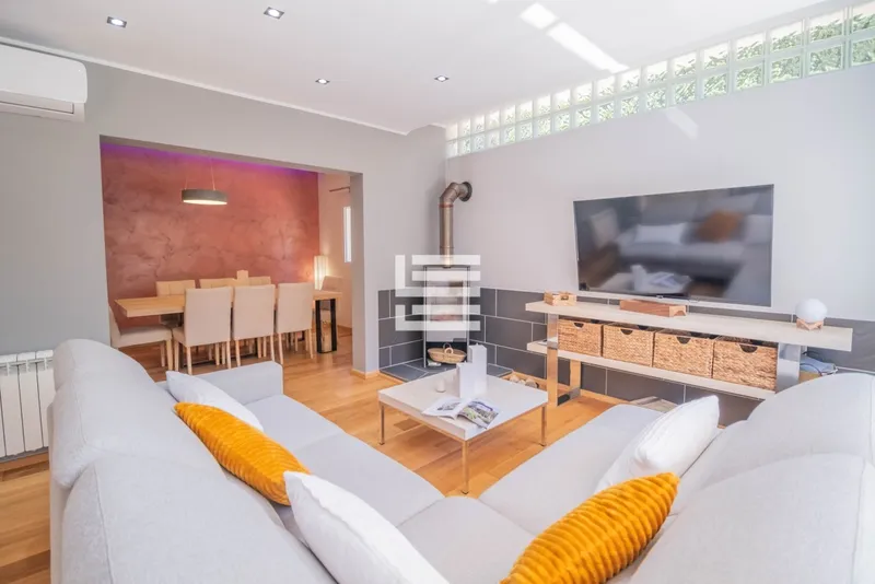 Elegant contemporary villa with a swimming pool for sale in Crestatx, Mallorca — photo 7