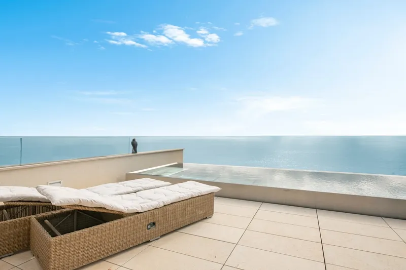 Modern chalet for sale on the frontline in Porto Cristo — photo 10