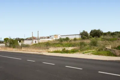 Urban plot in Muro industrial area — photo 1